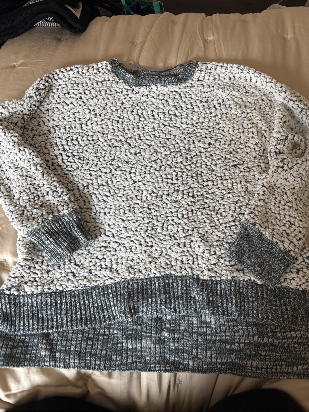Cupio Two-Tone Gray & White Chunky Crewneck Sweater